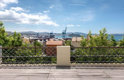 Saint-Henri House | Casa Moz House Pétanque, Pool with Rooftop and Wi-Fi