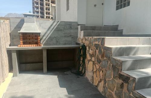 Cala House | Casa MYA con terreno privado y parking compartido - a 800m de Playa Poniente