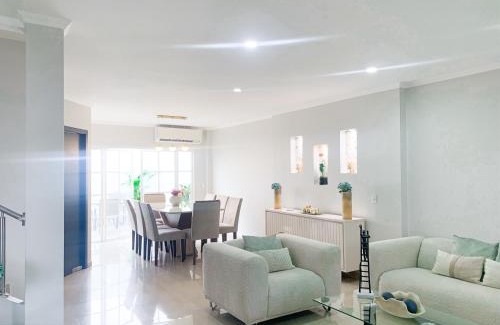 La Aurora House | Casa Napoli piscina privada, con 5 dormitorios cerca al centro comercial el dorado