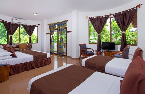 Puerto Ayora Cabin | Casa Natura Galapagos Lodge
