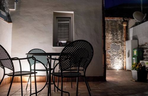 Belpasso House | Casa Nicuzza, a stone's throw from Etnaland and Catania. Family&pet friendly