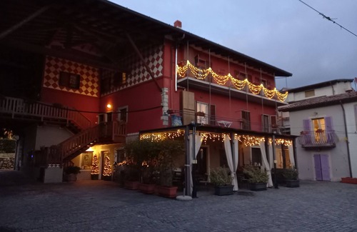 Adrara San Martino Apartment | Casa Nino apartment between mountains and lakes