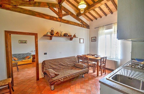 Montefiascone House | Casa Nocetta I: A characteristic and welcoming apartment that is part of an ancient country house surrounded by the greenery, with Free WI-FI.