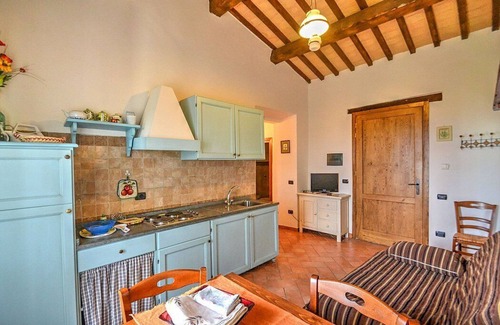 Montefiascone House | Casa Nocetta I: A characteristic and welcoming apartment that is part of an ancient country house surrounded by the greenery, with Free WI-FI.