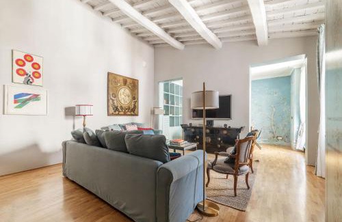 Rione V Ponte Apartment | Casa Pace, a Burghesius home