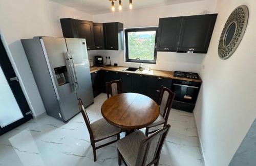 Curtea De Arges Apartment | Casa Paul