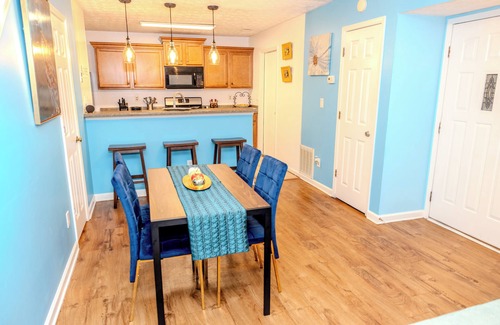 Norcross House | Casa Pavo Real - Spacious, Modern, and Chic Townhome in Norcross!