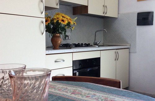 Colonnata House | Casa Pertondolo.Alta Lunigiana.Spacious and bright two-room apartment, sleeps 4.