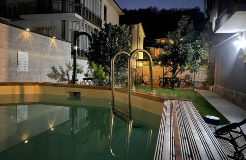 Alba Villa | Casa Piero, relax e piscina privata tra le colline delle Langhe