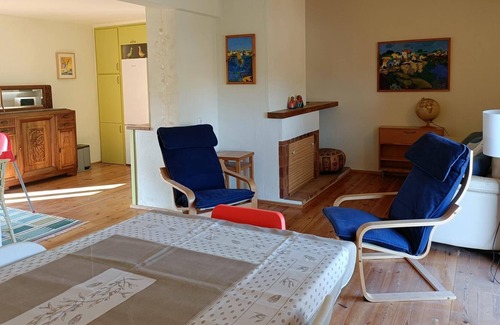 Camallera Villa | Casa Pintora with private pool. 12kms to Costa Brava beaches