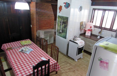 Ingleses Centro House | Casa Praia Gaivotas 100m from the sea, with large garden.