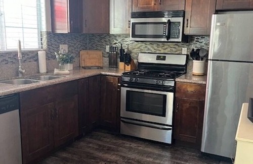 Inglewood Condo | Casa Queen Villa - Charming Modern 3 Bed/2.5 Bath+ condo in lovely Inglewood