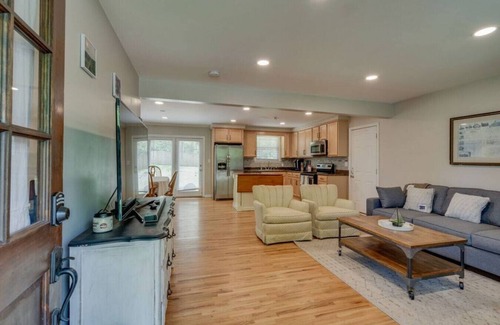 Nashville House | Casa Rover - Pet Friendly w/Fenced-in Yard, Family Friendly, Mins to Downtown Nashville