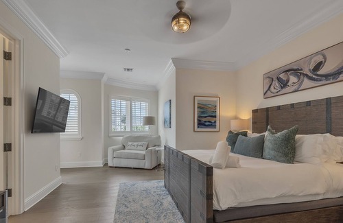 Las Olas Isles House | Casa Royale - Luxurious Waterfront Living by RedAwning