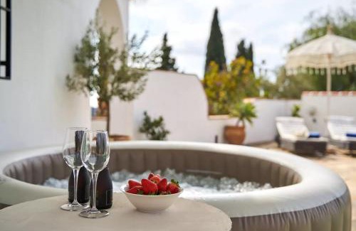 Competa Villa | Casa Rural Boas, con vistas impresionantes, Barbacoa en Cómpeta by CostaDelSolEscapes