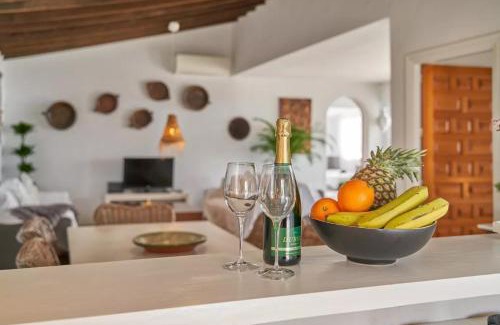 Competa Villa | Casa Rural Boas, con vistas impresionantes, Barbacoa en Cómpeta by CostaDelSolEscapes