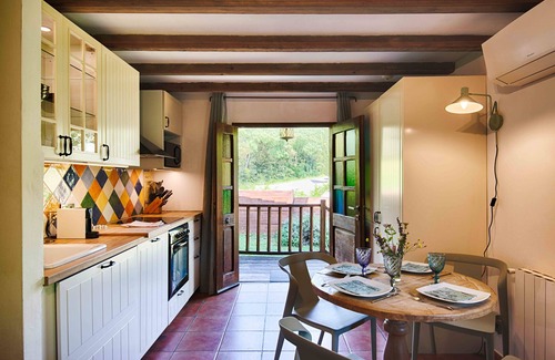 Sales de Llierca Apartment | Casa Rural Can Cruanyes (Cirerer)