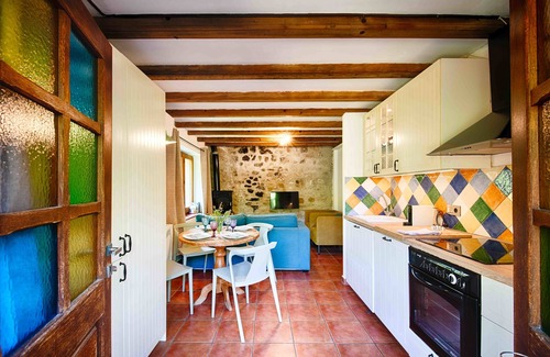 Sales de Llierca Apartment | Casa Rural Can Cruanyes (Cirerer)