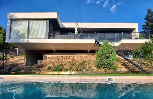 Robledo de Chavela House | Casa rural con piscina y vistas espectaculares