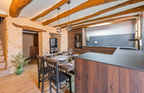 Berge House | Casa Rural El Ahora, tradition, art and design.