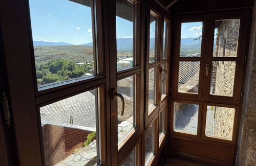 Puebla de Sanabria Cottage | Casa Rural con 4 Dormitorios Dobles y 2 Baños Próxima a Plaza Mayor y Castillo