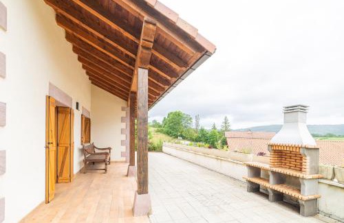 Bizkarreta-Gerendiain House | Casa rural Gibelea y Gibelea Txiki