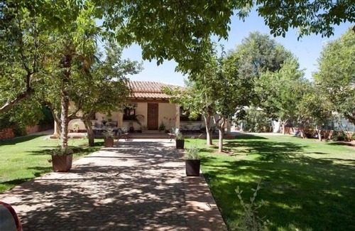 Ossa de Montiel Cottage | Casa Rural La Noguera, beautiful house with own jetty. 9 PEOPLE