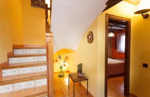 Rafales House | CASA RURAL LES ROQUETES