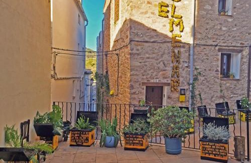 Chovar House | Casa rural rústica "EL COLMENAR" para parejas, familias o amigos a la montaña