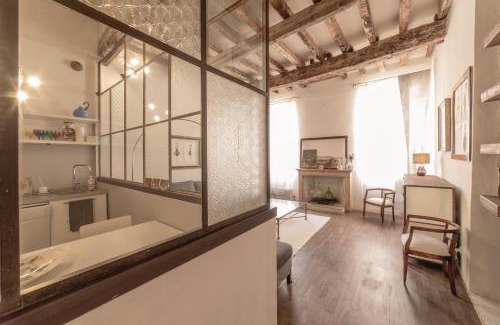 Old Town Apartment | casa sangiacomo quattro