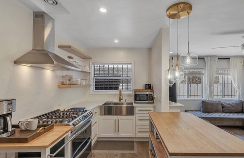 Mid City House | Casa Sharp