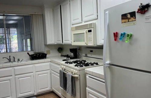 Downey House | Casa Sirenita- Close to Disney, Knotts and DTLA- Kid Friendly