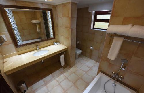 Munyonyo Hotel | Casa Solada Hotel