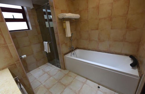 Munyonyo Hotel | Casa Solada Hotel