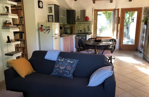 Asti Cottage | Casa Sonny: cottage in magical garden 3km from the historic center of Asti