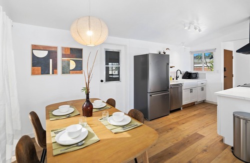Serra Mesa House | Casa Sunset cozy home in central SD, views, fire pit, and games & pet friendly!