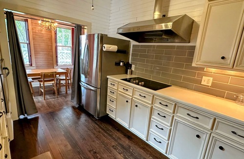 Taylor House | Casa Tejas in Taylor TX