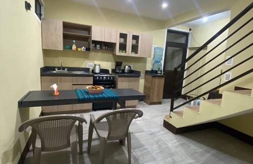 San Pedro La Laguna Hotel | Casa Teresita