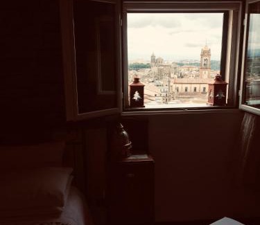 Caltagirone Bed & Breakfast | Casa tipica siciliana patronale home BedandBreakfast TreMetriSoprailCielo Camere con vista, colazione interna in terrazzo panoramico