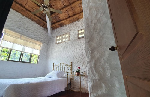 San Sebastian de Mariquita House | Casa Tipo Colonial con Ambiente Natural