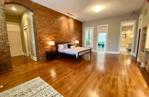 Downtown Hotel | Casa Urbana - Restored Hotel right in the heart of downtown!