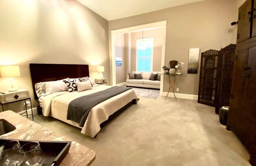 Downtown Hotel | Casa Urbana - Restored Hotel right in the heart of downtown!