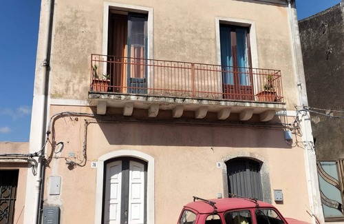 San Giovanni Montebello Apartment | Casa Vacanze Relax Etna With Stunning Natural Beauty View