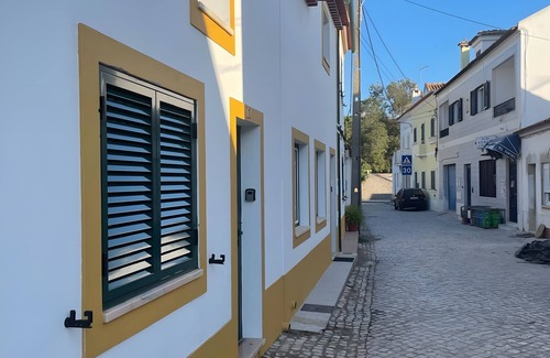 Cartaxo Villa | 'Casa Valada My Land' with Shared Pool, Wi-Fi and Air Conditioning