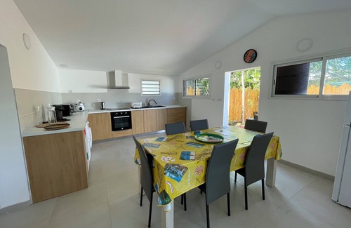 Casabona House | Casa Valencia: a charming, intimate home close to all amenities.