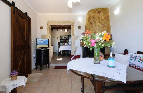 Kastellos House | Casa Vasilia Traditional Home