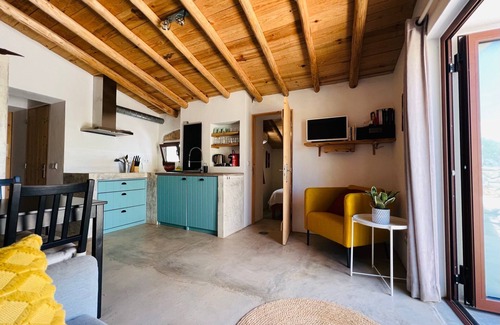 Fonte do Bispo House | 'Casa Velha' with large private terrace, barbecue and (shared) pool.