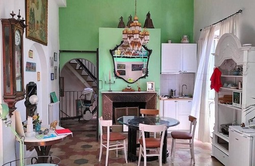 Lake Bracciano Apartment | Casa Velunia: A welcoming two-story apartment situated in a central location, at a short distance from the shores of Lake Bracciano, with Free WI-FI.