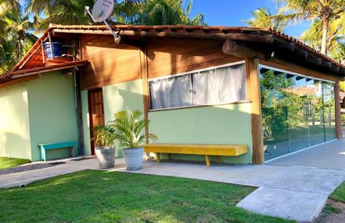 Caravelas House | Casa Verde, beira da água com 2 suítes - Mar Doce!