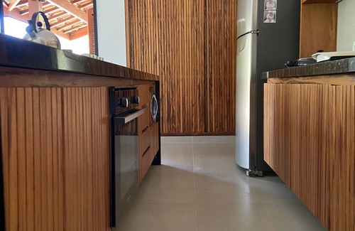 Itamambuca House | Casa Verde-Mar (Cozy Forest & Beach House)